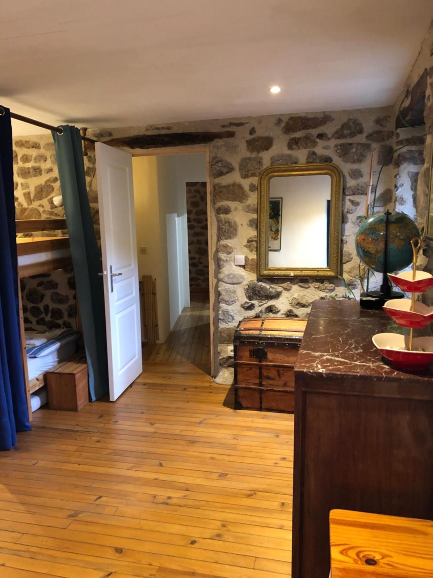 Les Pentes Du Chateau De Retourtour Lamastre Exterior foto